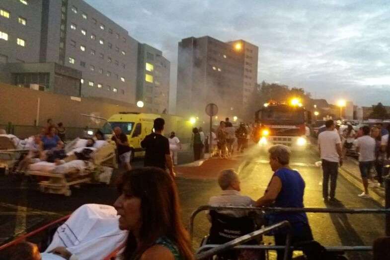 Imagen de archivo de la evacuación tras el incendio (Foto TA)